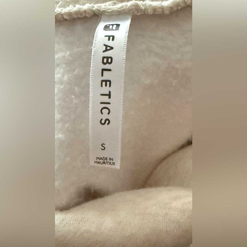 Fabletics Cowl Neck Pullover With Thumb Holes Siz… - image 4